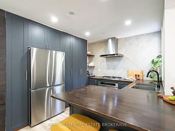 4th image of 1020 Ewart St
