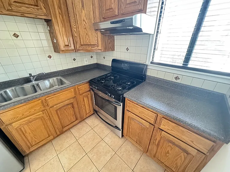 1341 N Bronson Ave #7A — Photo 18