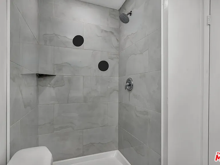 406 N Oakhurst Dr #202 — Photo 29