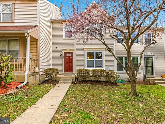 2nd image of 135 Kinsman View Cir
