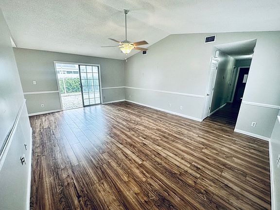 Living room 4_11012023