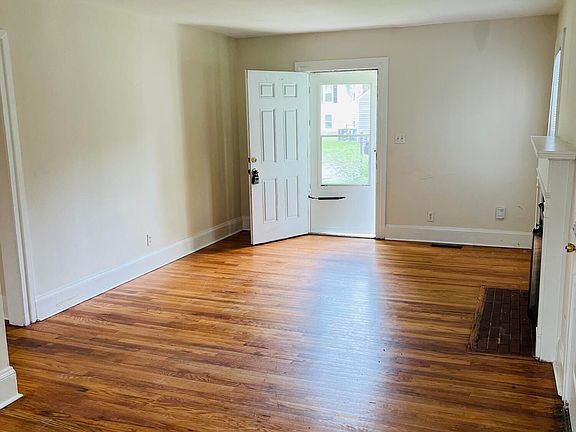 5th image of 108 N Eastern St