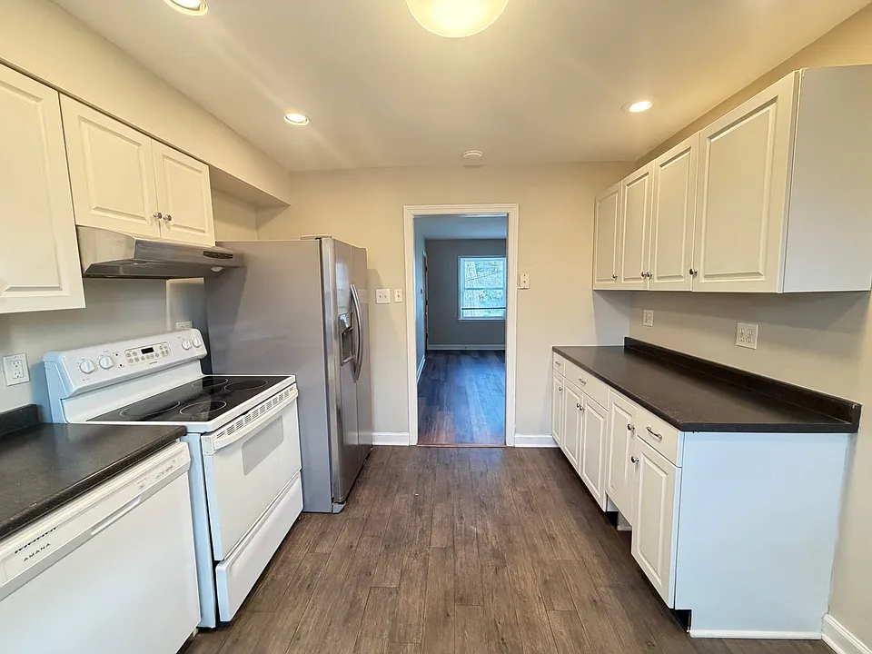 2912 Moran Pl