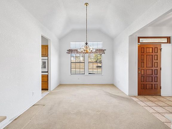 3rd image of 100 Braeburn Cir