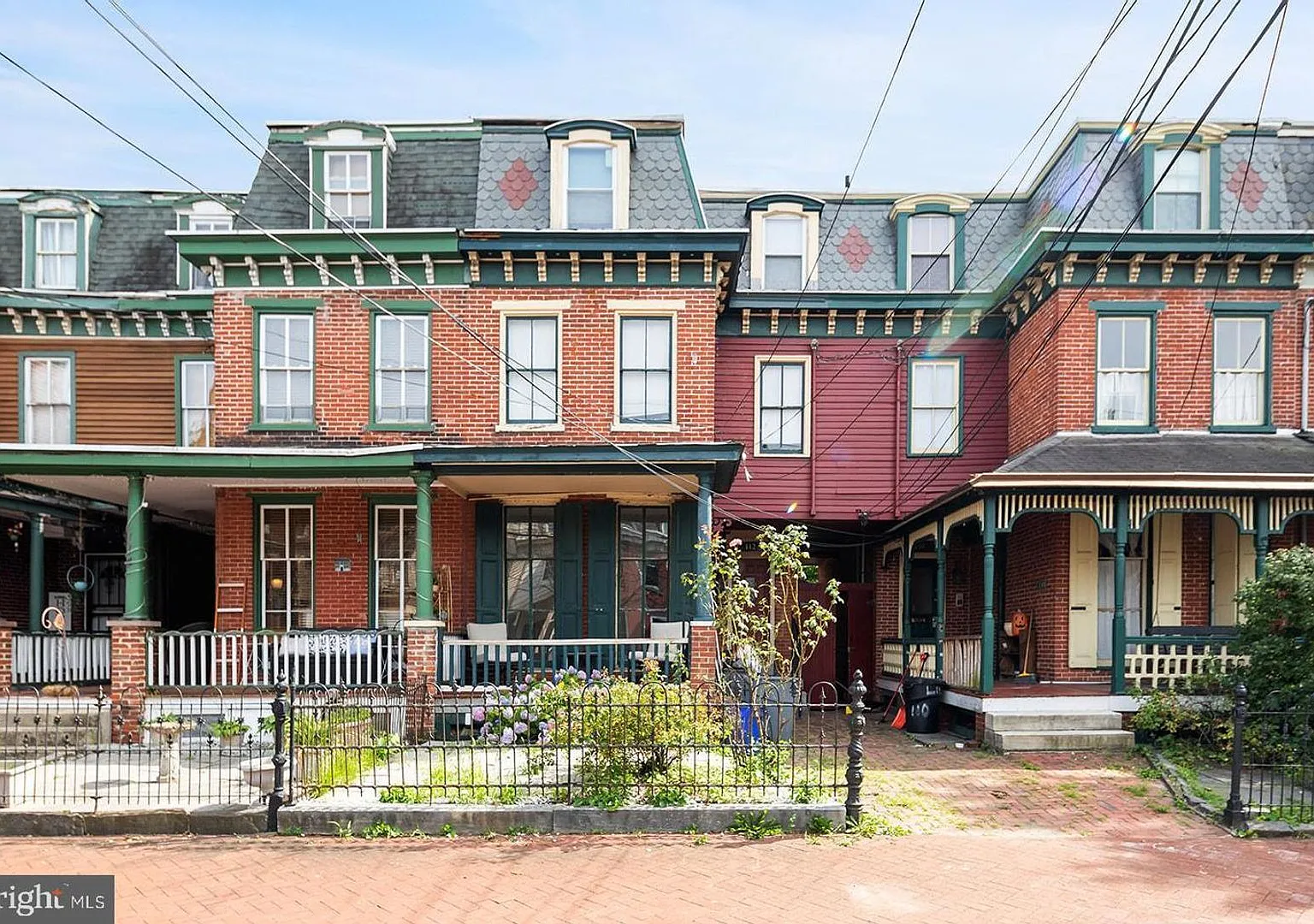 112 Linden St — Photo 1
