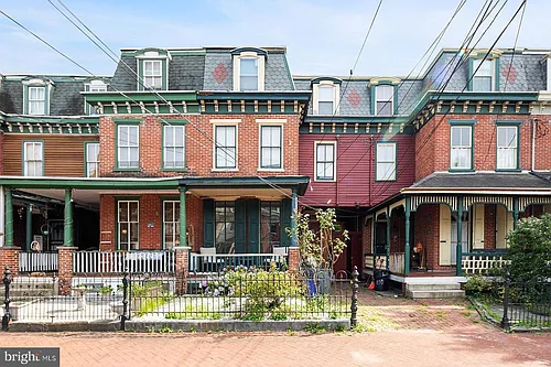 112 Linden St Photo 1