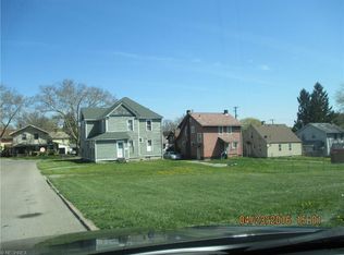 Crescent Dr, Struthers, OH 44471