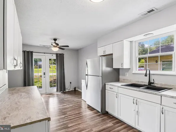 345 Laurel Dr, Lusby, MD 20657