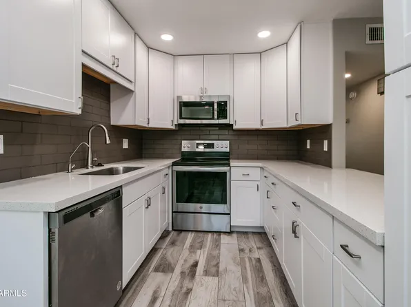 9622 W CINNABAR Avenue #B, Peoria, AZ 85345