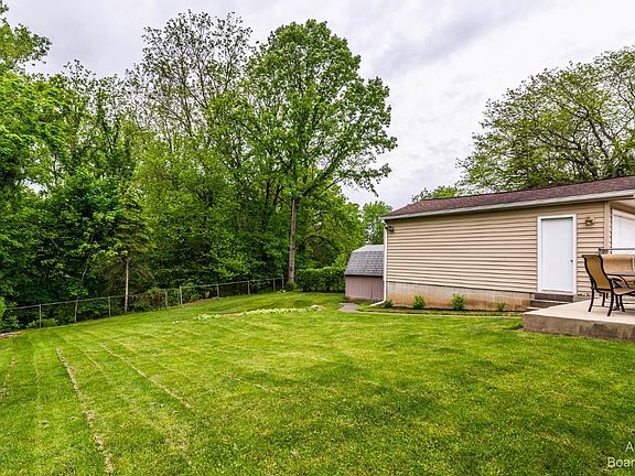 5th image of 760 Knollwood Ct