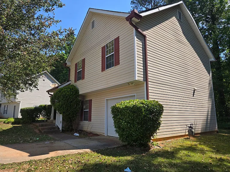 5504 Moriah Ln — Photo 4