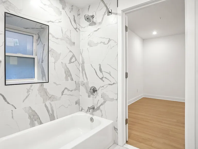Nova Commons - 3952 Lancaster Avenue — Photo 15