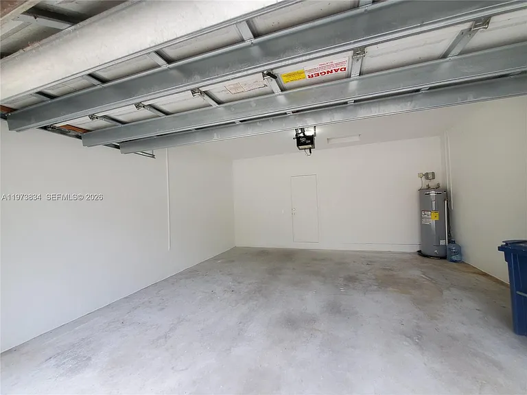 1527 Winterberry Ln — Photo 17