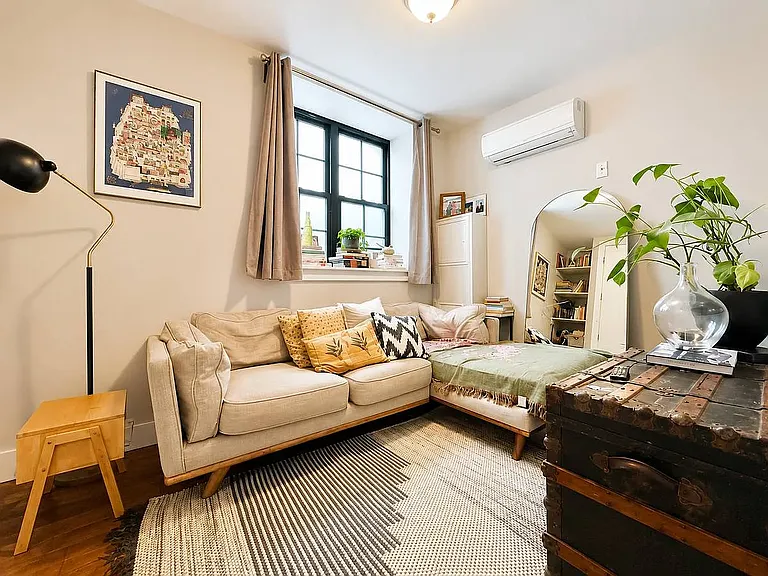 81 Carlton Ave #1B — Photo 1