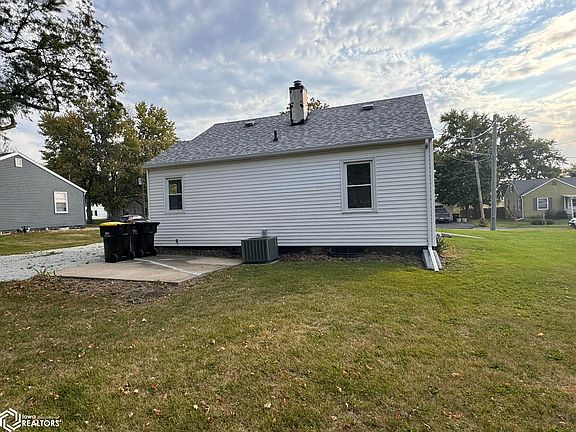 3rd image of 412 McPherson St
