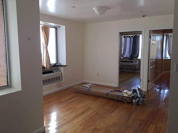 3rd image of 3907 Prince St Floor 13