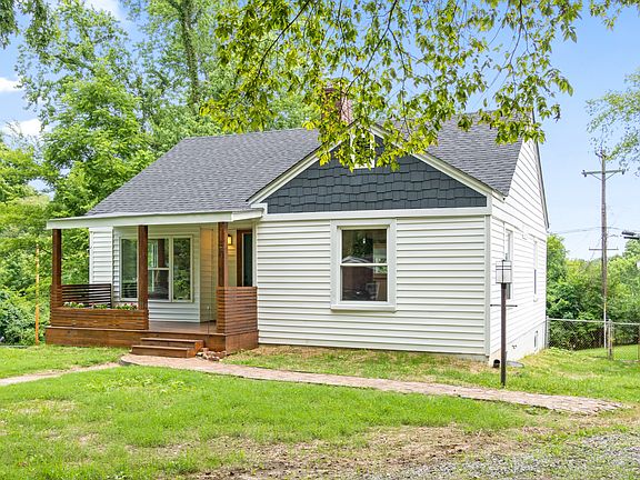 3rd image of 407 Hietts Ln