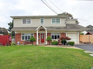 211 Audwin Dr, Islip Terrace, NY 11752