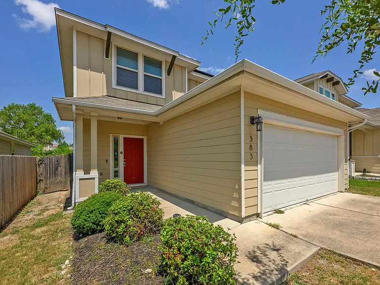 383 Eagle Brook Ln — Photo 3