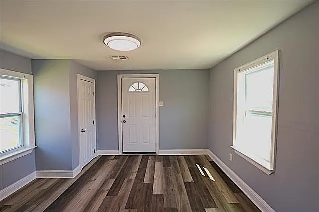 806 Estalote Ave — Photo 9
