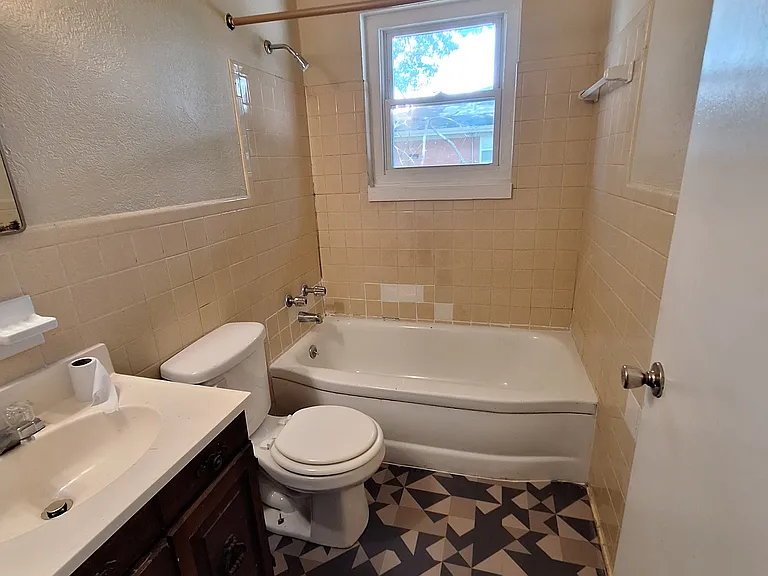 4302 Naomi Dr #3 — Photo 8