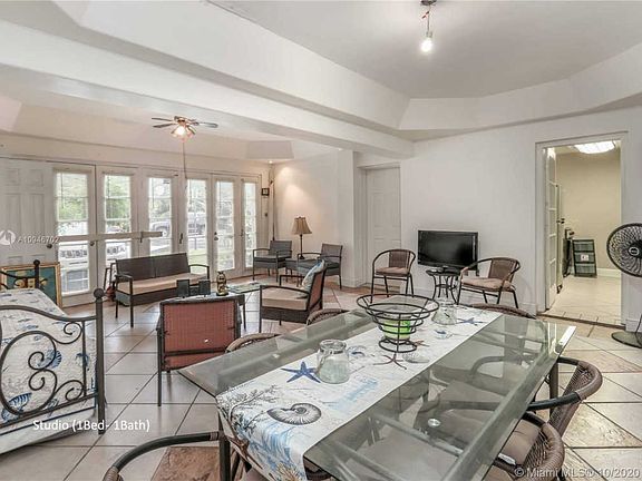 2nd image of 300 Surfside Blvd