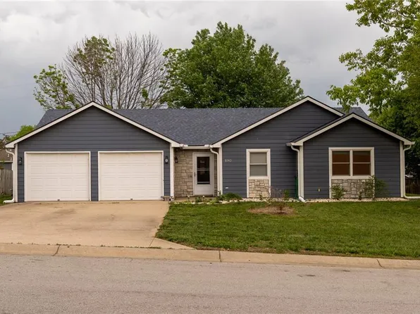 1182 S Bury St, Tonganoxie, KS 66086