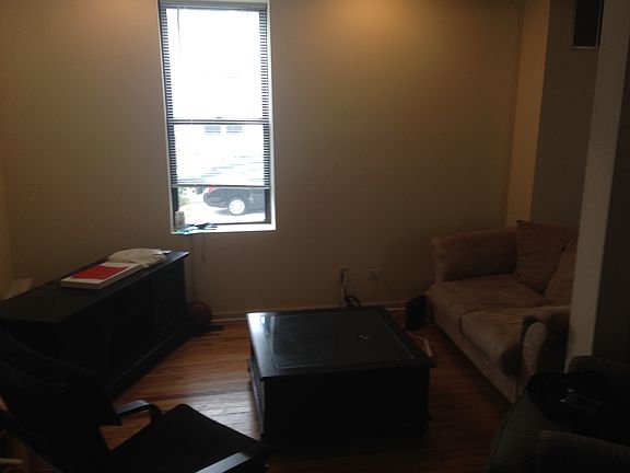 3rd image of 1260 N Greenview Ave #Couch