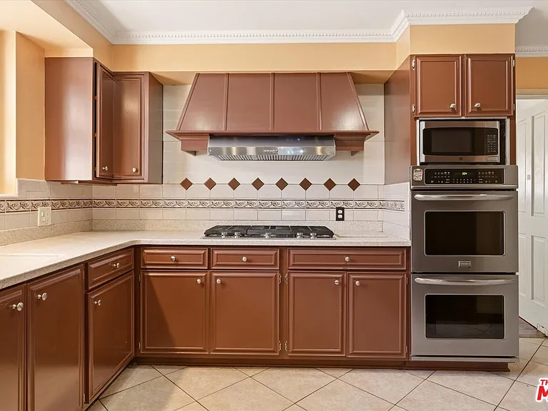 4131 Mantova Dr — Photo 19