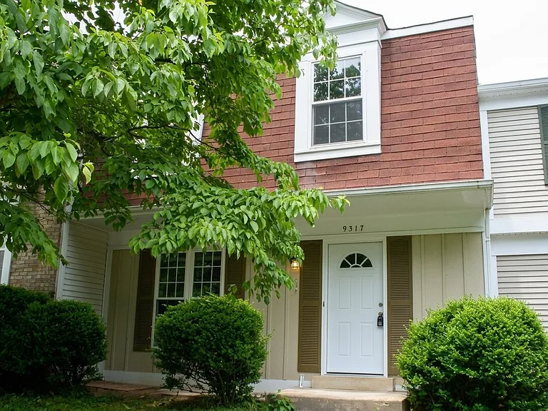 9317 Broadwater Dr — Photo 1