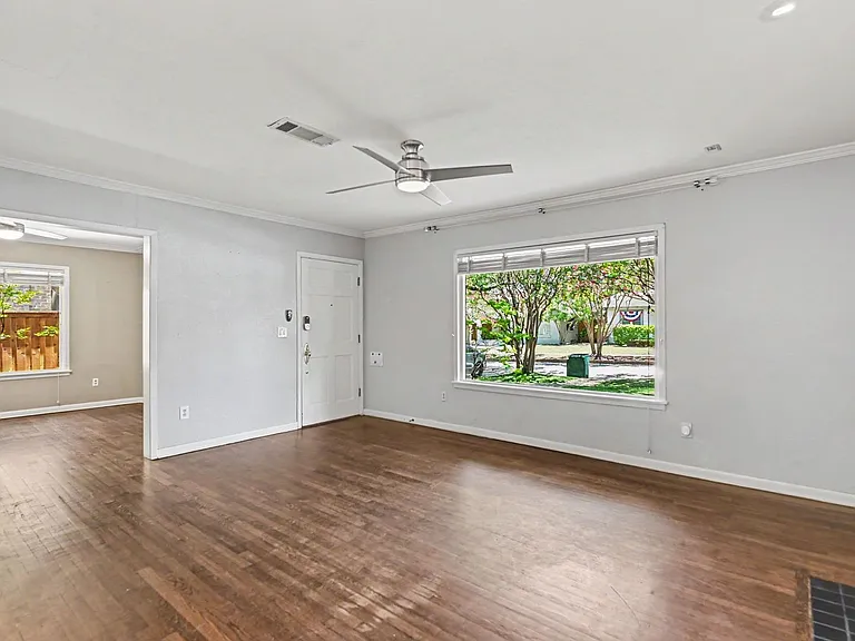4012 W 6th St — Photo 5