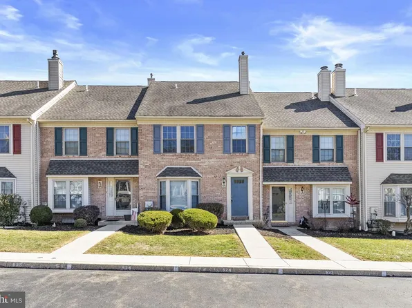 524 Oaktree Ct, Pottstown, PA 19464