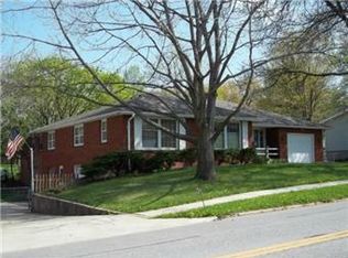 3927 Shrine Park Rd, Leavenworth, KS 66048