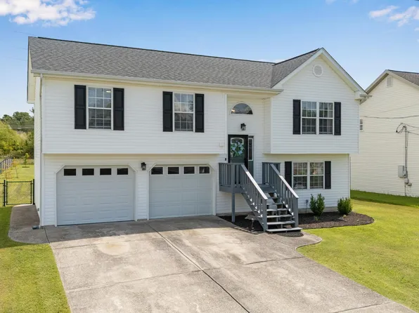 34 Spring Place Dr, Fort Oglethorpe, GA 30742