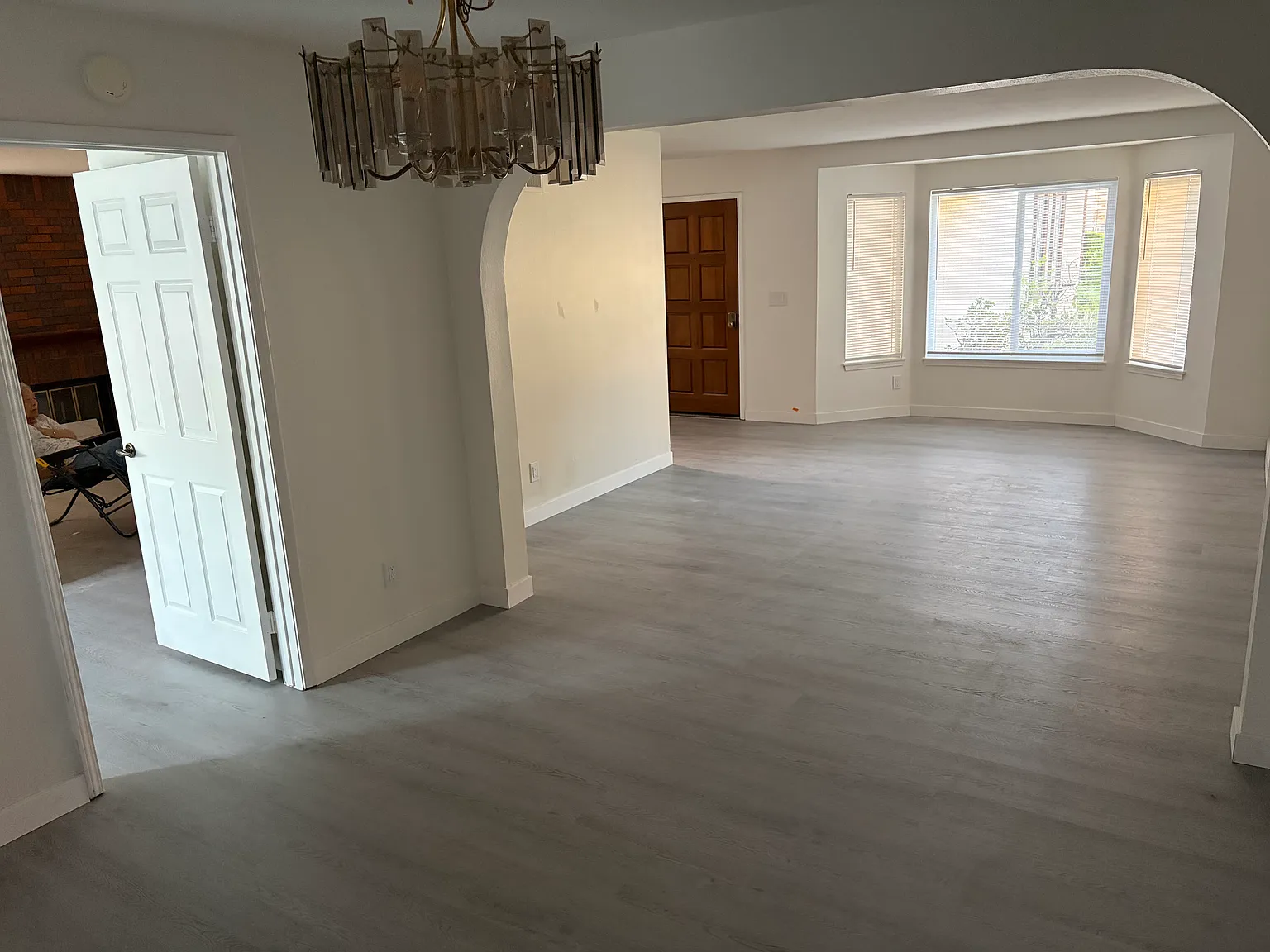 3 bed, 2.5 bath, 2235 sqft, $5,000 — Photo 3