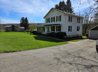 10827 Springs Rd, Meadville, PA 16335