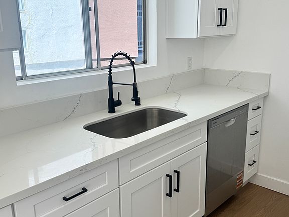 5th image of 1433 N Fuller Ave APT 8