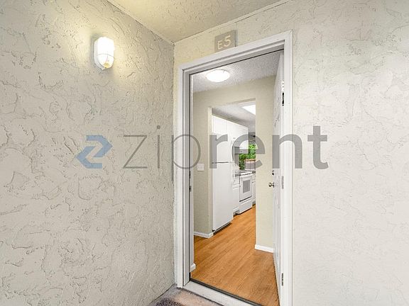 4th image of 12528 NE 117th Pl APT E5
