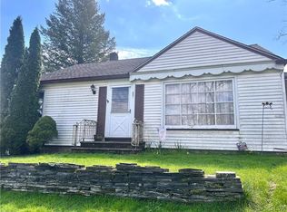 225 Hickory St, Nazareth, PA 18064