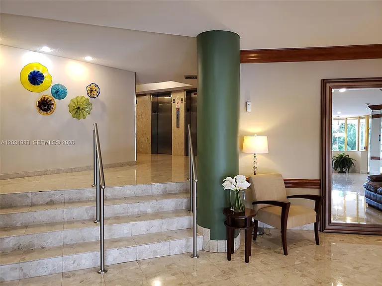 100 Golden Isles Dr #Penthouse 7 — Photo 37