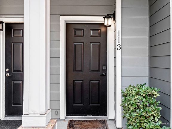 3rd image of 16125 Juanita Woodinville Way NE #113