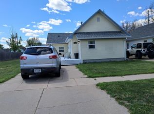 910 W 10TH, North Platte, NE 69101