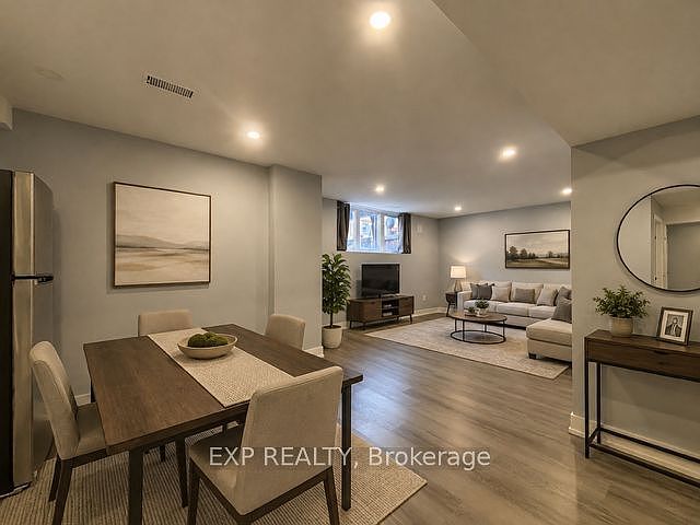 1st image of 52 Herefordshire Cres