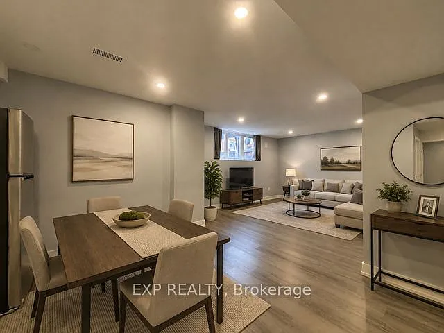 52 Herefordshire Cres