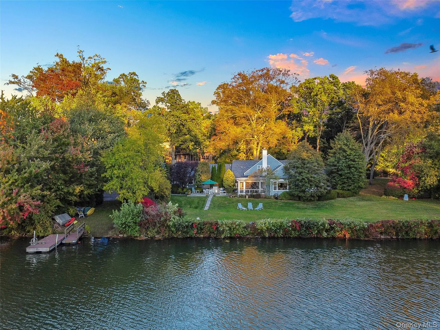 180 Wilmot Road photo 1