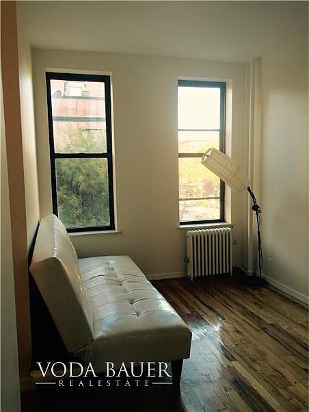 1st image of 242 E 10th St APT 10
