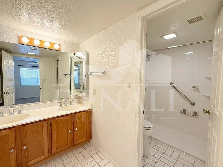 15076 N Escondido Dr #B — Photo 11