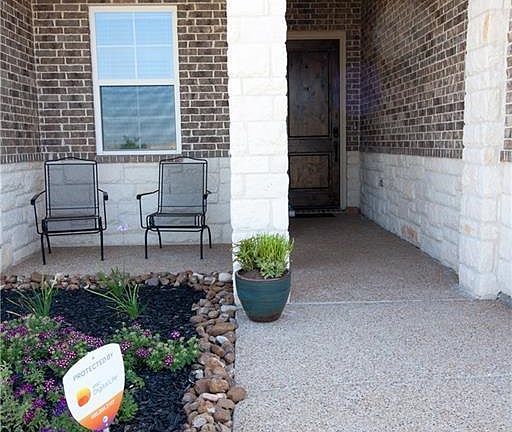 5th image of 15601 Shady Brook Ln
