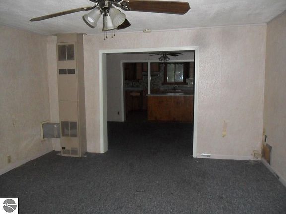 4th image of 609 N Michigan Ave
