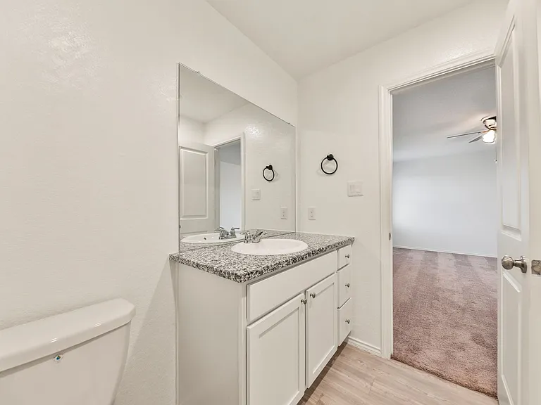 10626 McClintock Dr — Photo 22